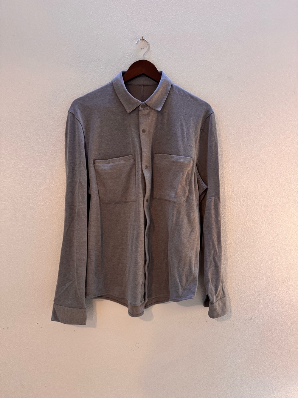 Men's Gray Long-Sleeve Button-Up Shirt - Casual Pocket Shirt